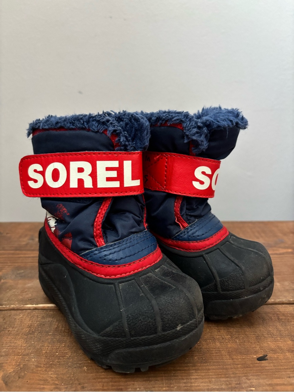 Sorel Snow Commander Kids' Navy and Red Winter Boots Size 5